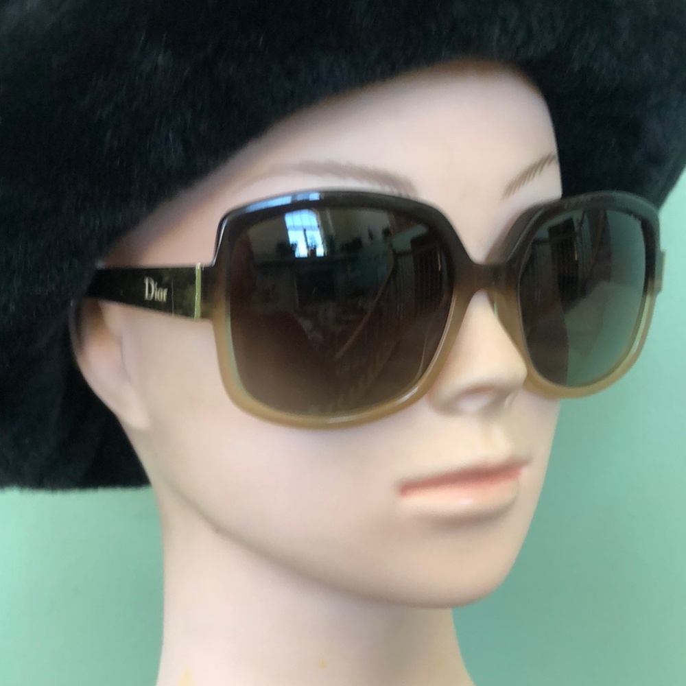 Christian Dior Polarized Sunglasses - Picture 2 of 10